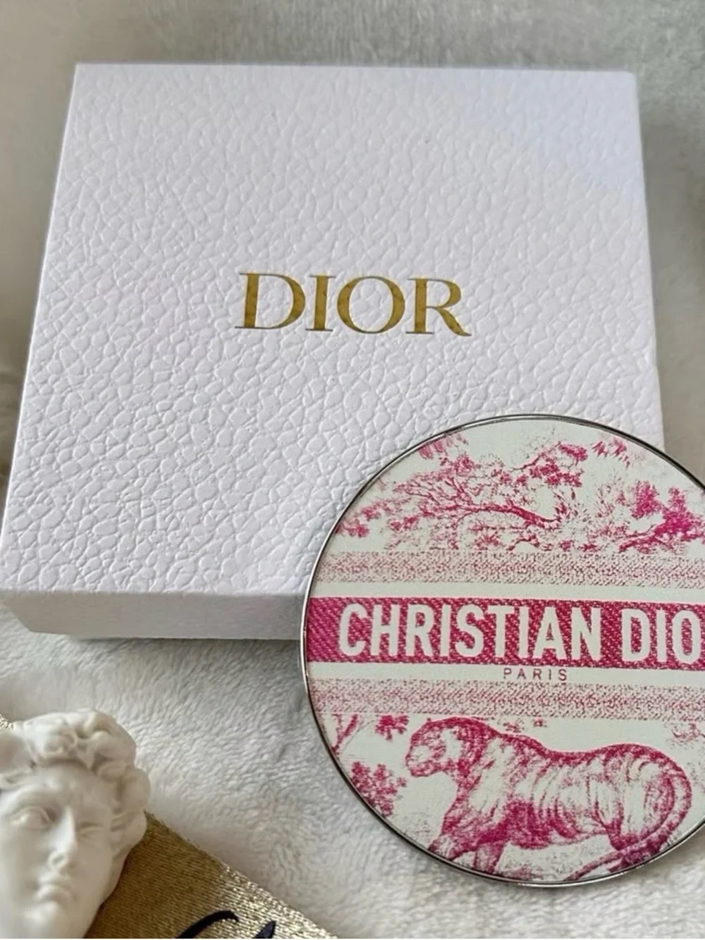 Other compact mirror